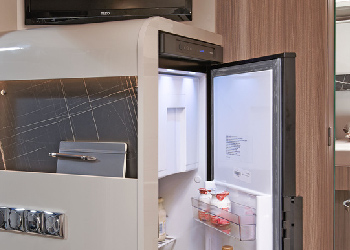 Deux réfrigérateurs Webasto adaptés aux petits espaces